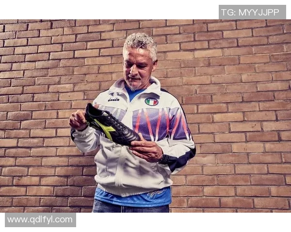 足球巨星十几年未换的球鞋背后隐藏的秘密与传奇故事